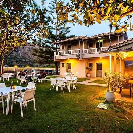 Inn Summer Retreats - Seimeio Strofilia, Sunny Vibes 2*