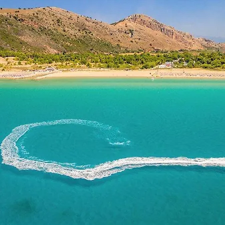 Summer Retreats - Seimeio Strofilia, Sunny Vibes אורחן