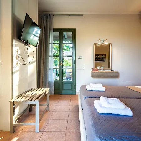 Summer Retreats - Seimeio Strofilia, Sunny Vibes אורחן 2*