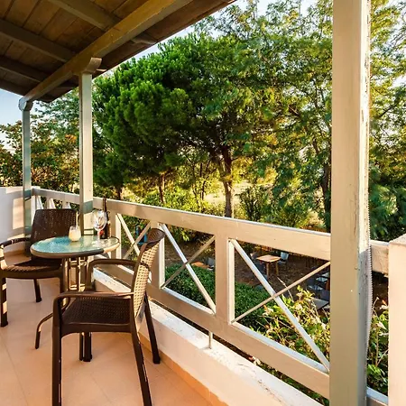 Summer Retreats - Seimeio Strofilia, Sunny Vibes Han/Misafirhane