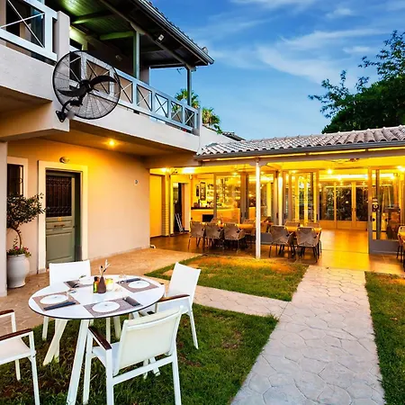 Inn Summer Retreats - Seimeio Strofilia, Sunny Vibes 2*