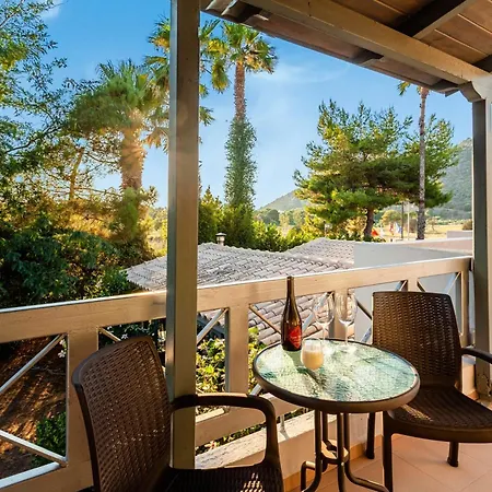 Summer Retreats - Seimeio Strofilia, Sunny Vibes