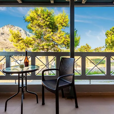 Summer Retreats - Seimeio Strofilia, Sunny Vibes Inn Kalogria (Achaea)