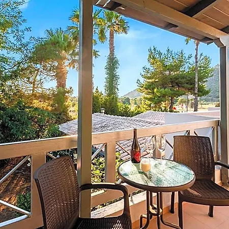 Summer Retreats - Seimeio Strofilia, Sunny Vibes קלוגריה